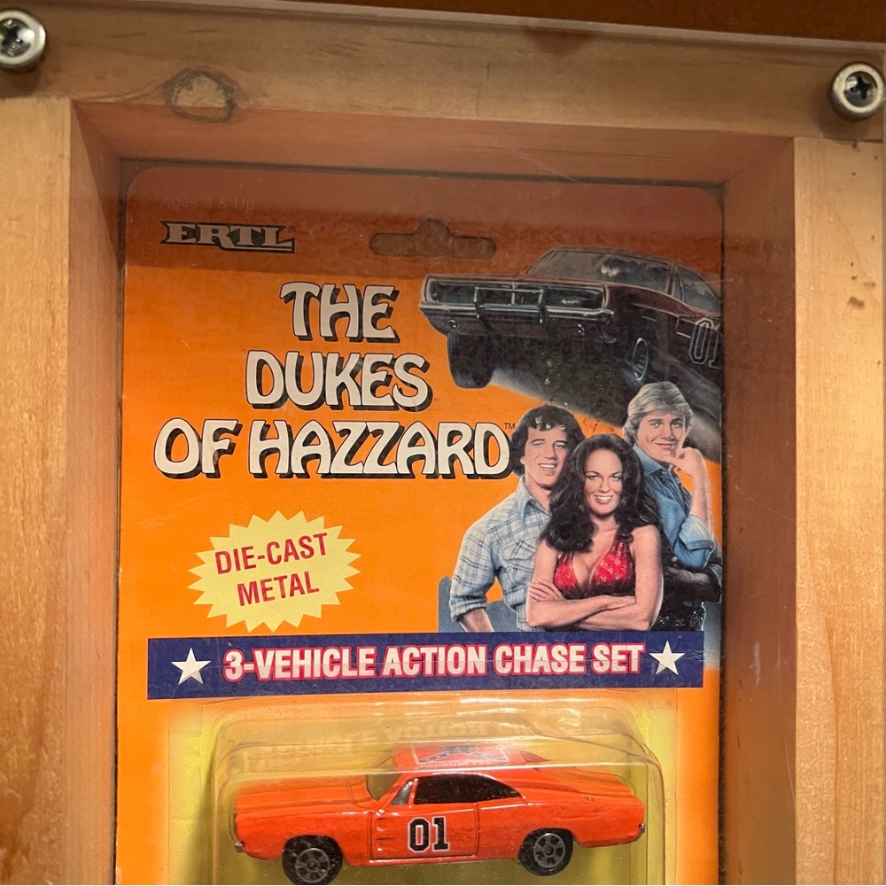 THE DUKES OF HAZZARD GENERAL LEE 1:64 SCALE 3 CAR CHASE SET BY ERTL NIB TM 1997 - Picture 5 of 15